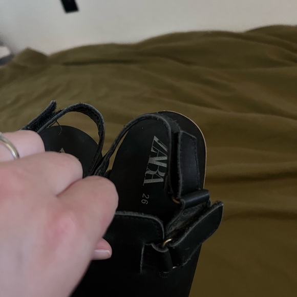 Zara - Picture 3 of 3